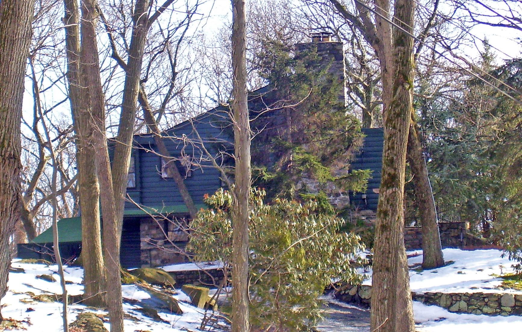 Cortlandt Manor gallery image 3