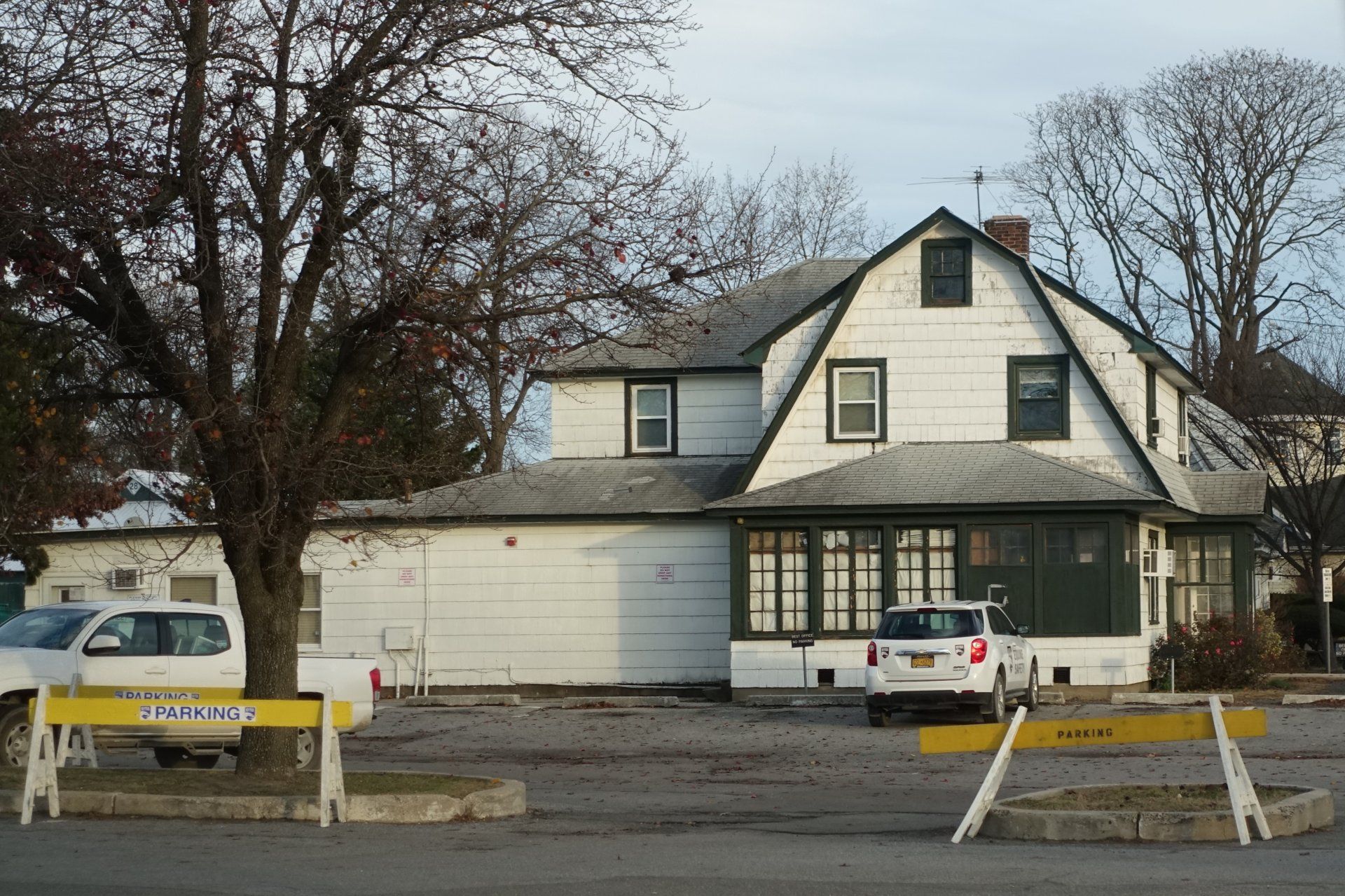 Elmont gallery image 2