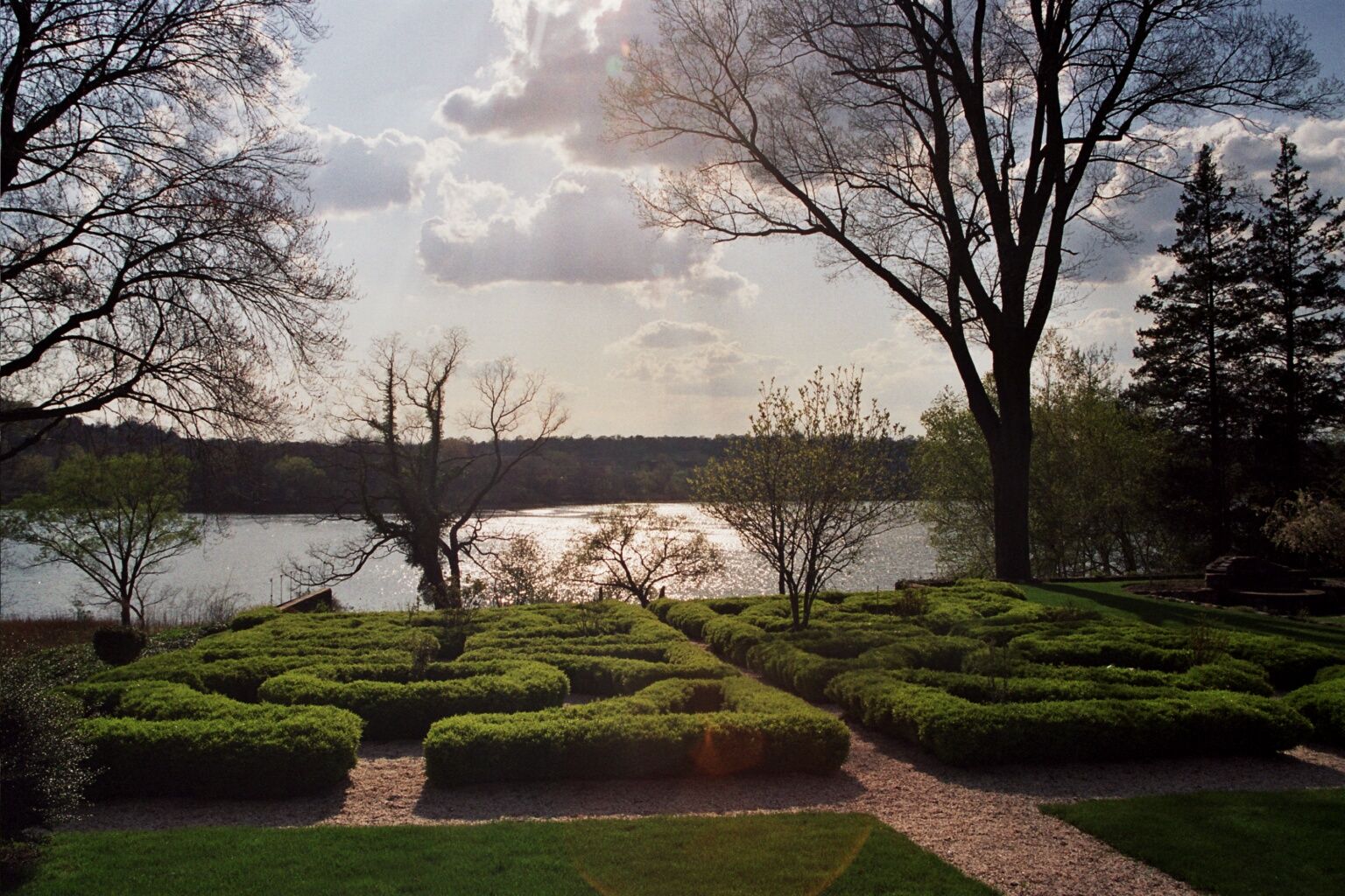 Roslyn Harbor gallery image 3