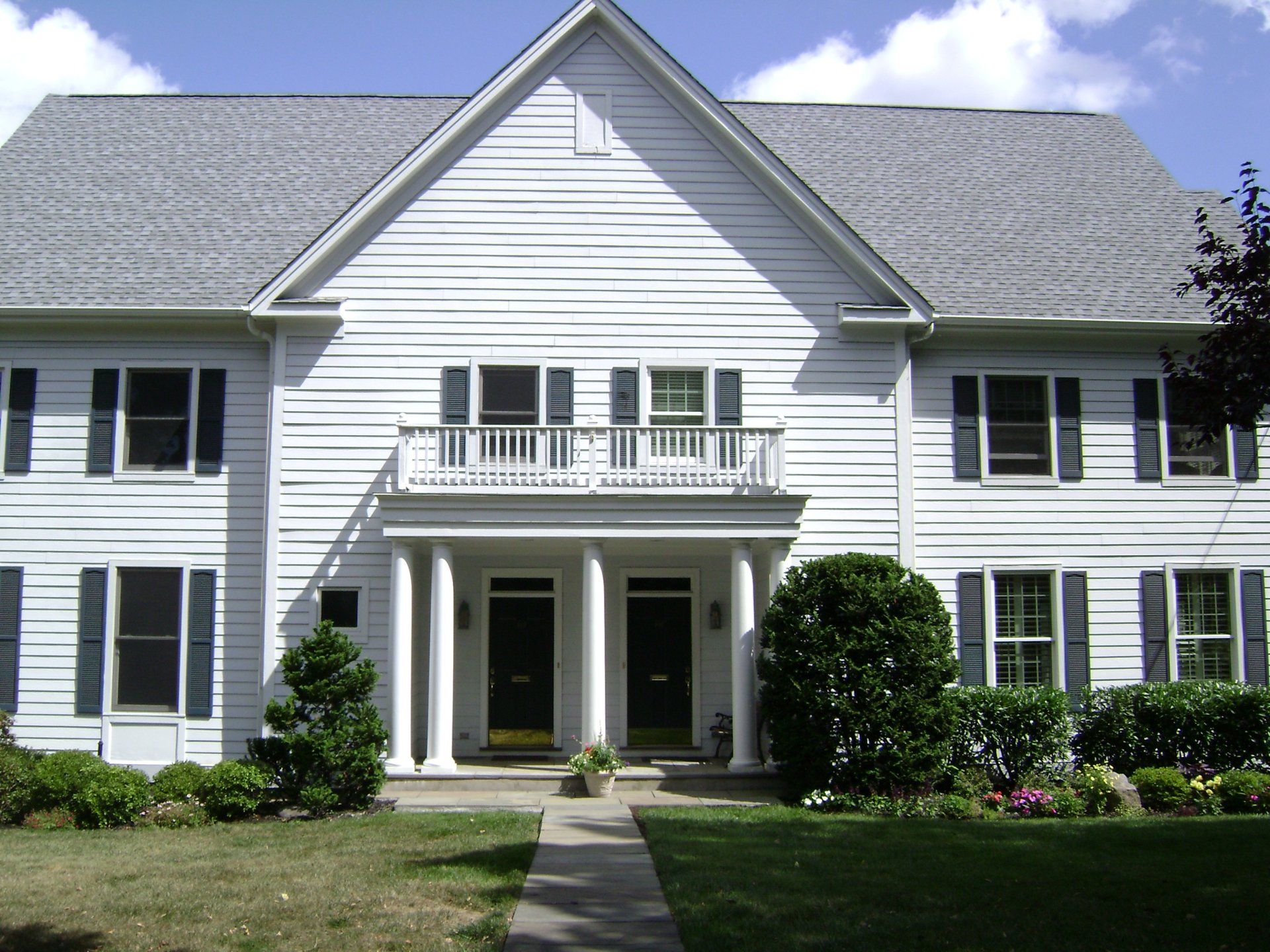 Pelham Manor gallery image 5