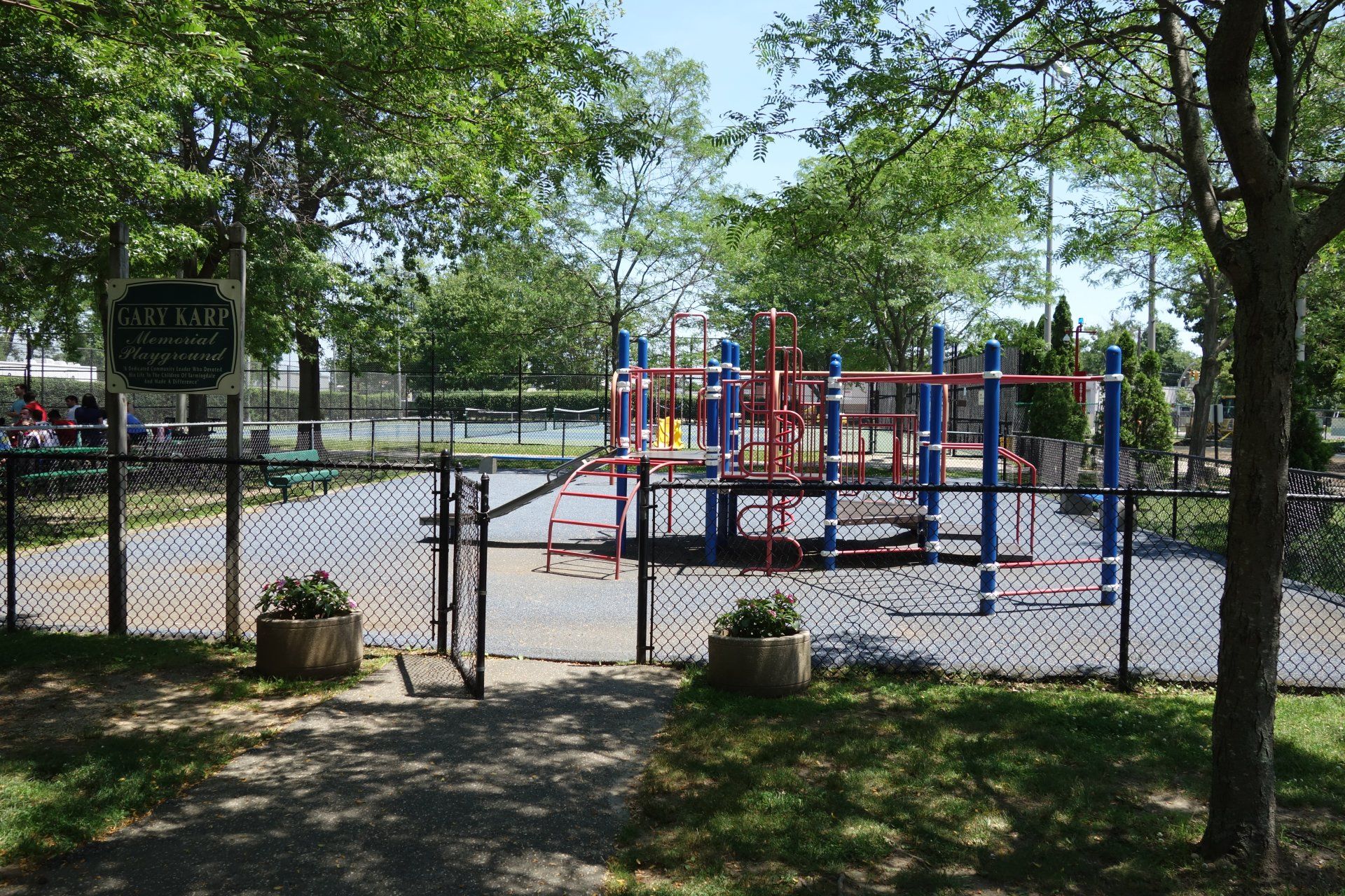 South Farmingdale gallery image 6