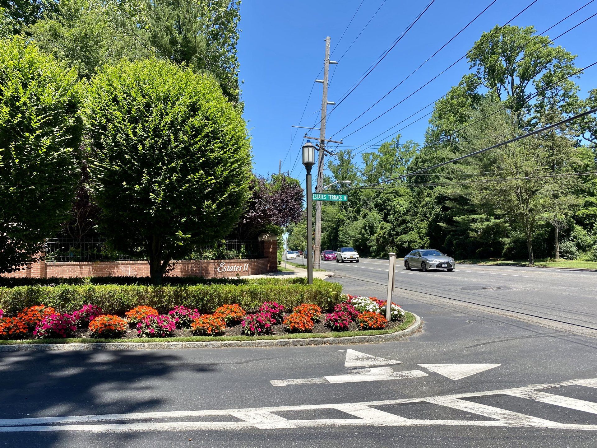 Manhasset Hills gallery image 6