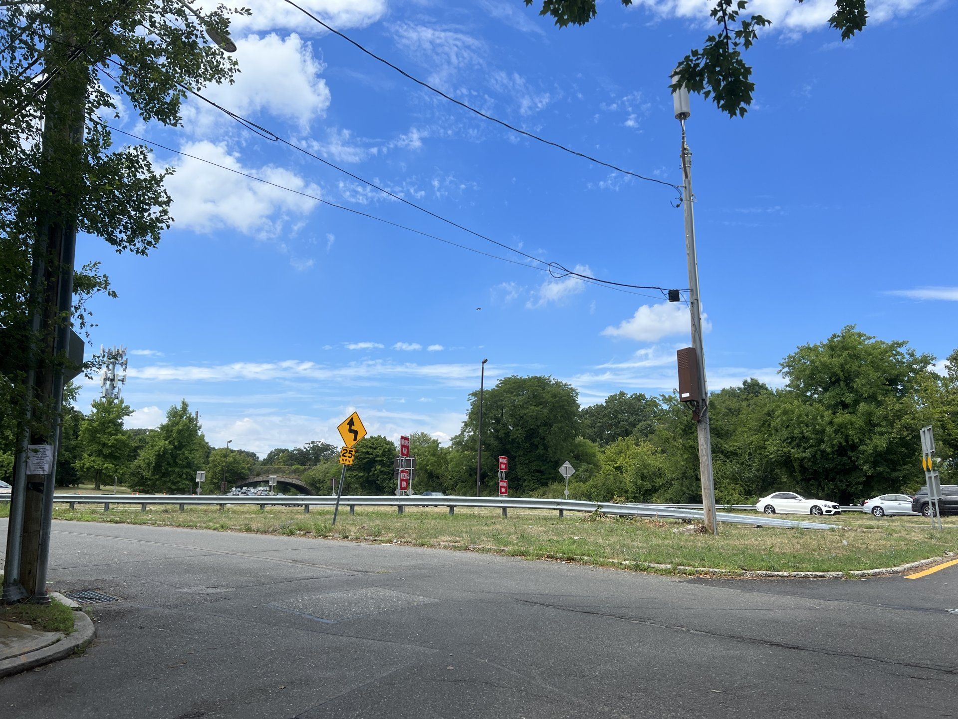 Malverne Park Oaks gallery image 1