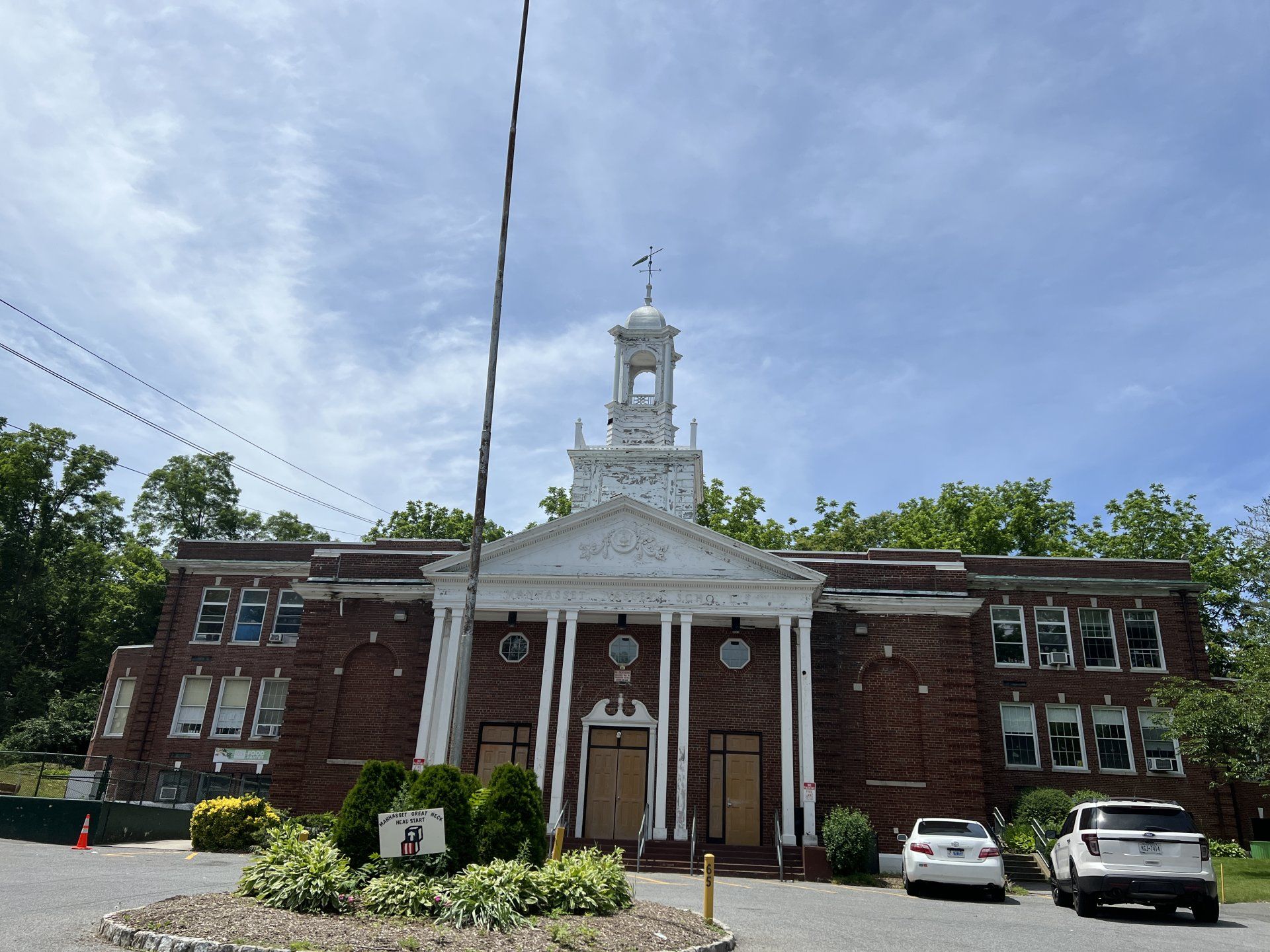 Manhasset gallery image 5