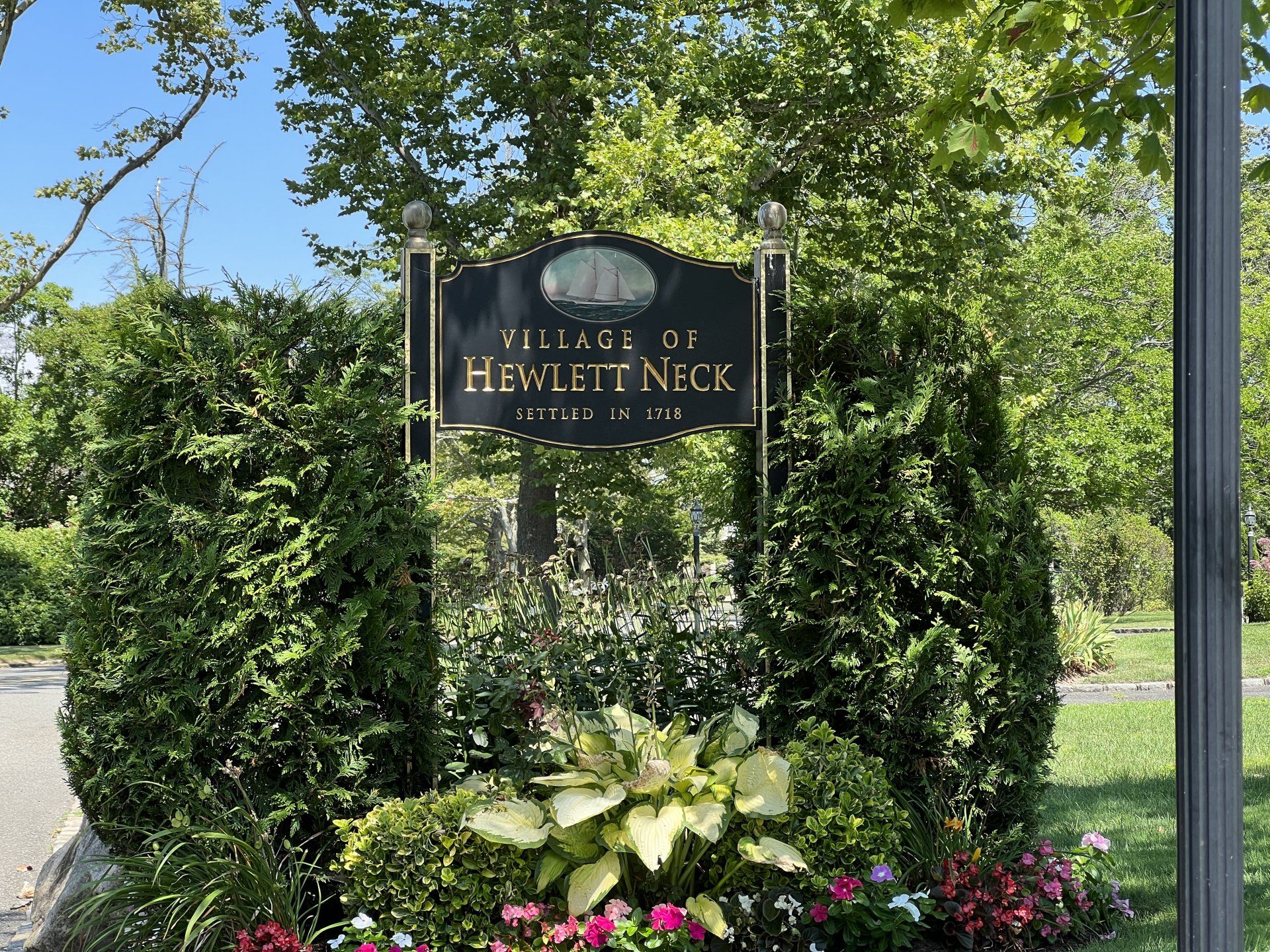 Hewlett Neck gallery image 1