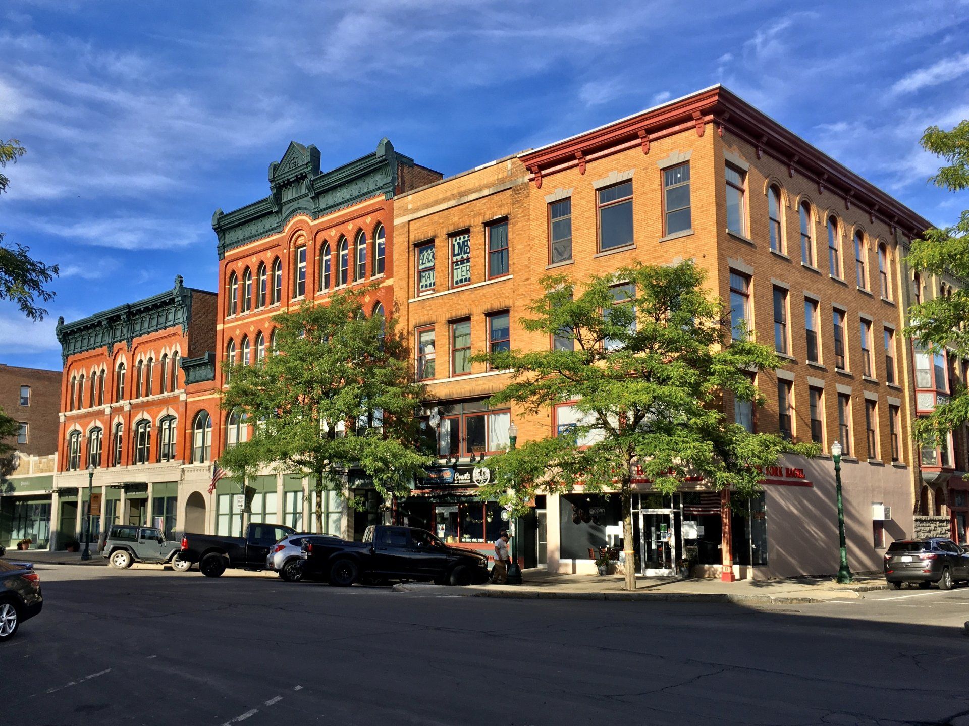 Cortland gallery image 2