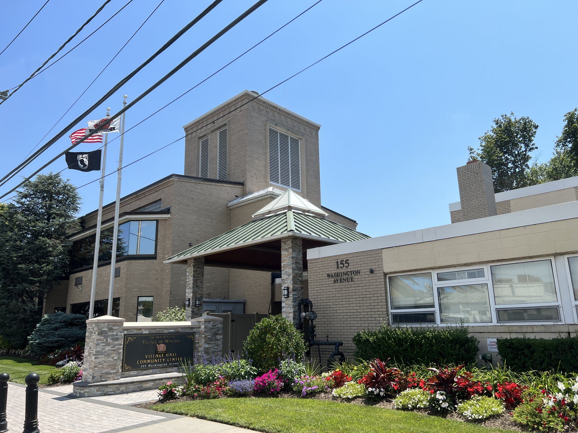 Mineola gallery image 1