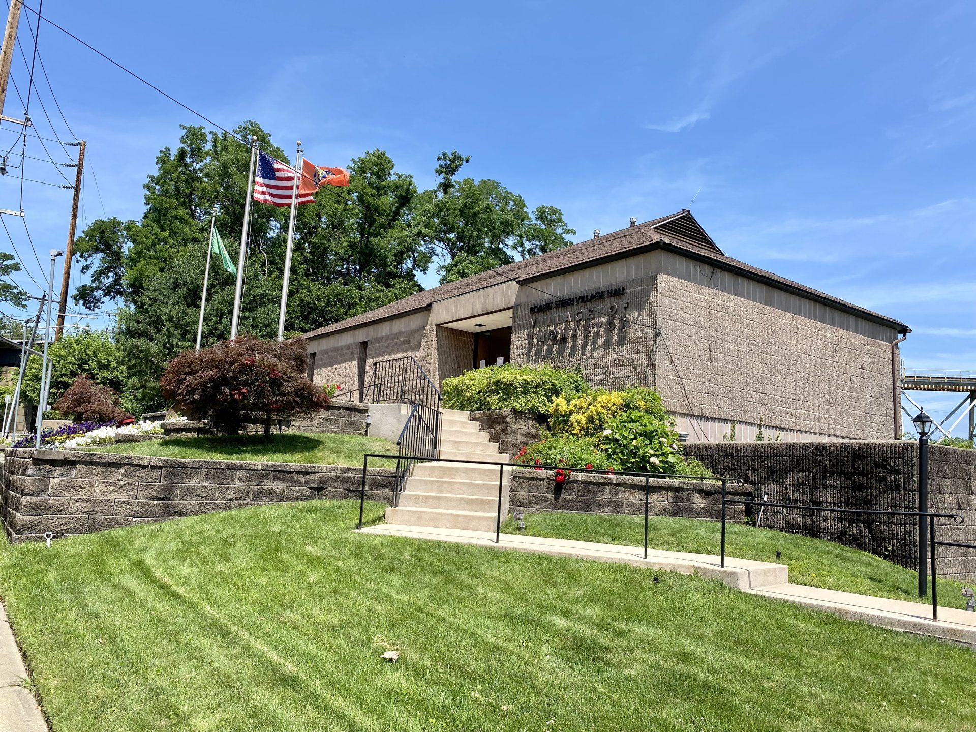 Thomaston gallery image 1