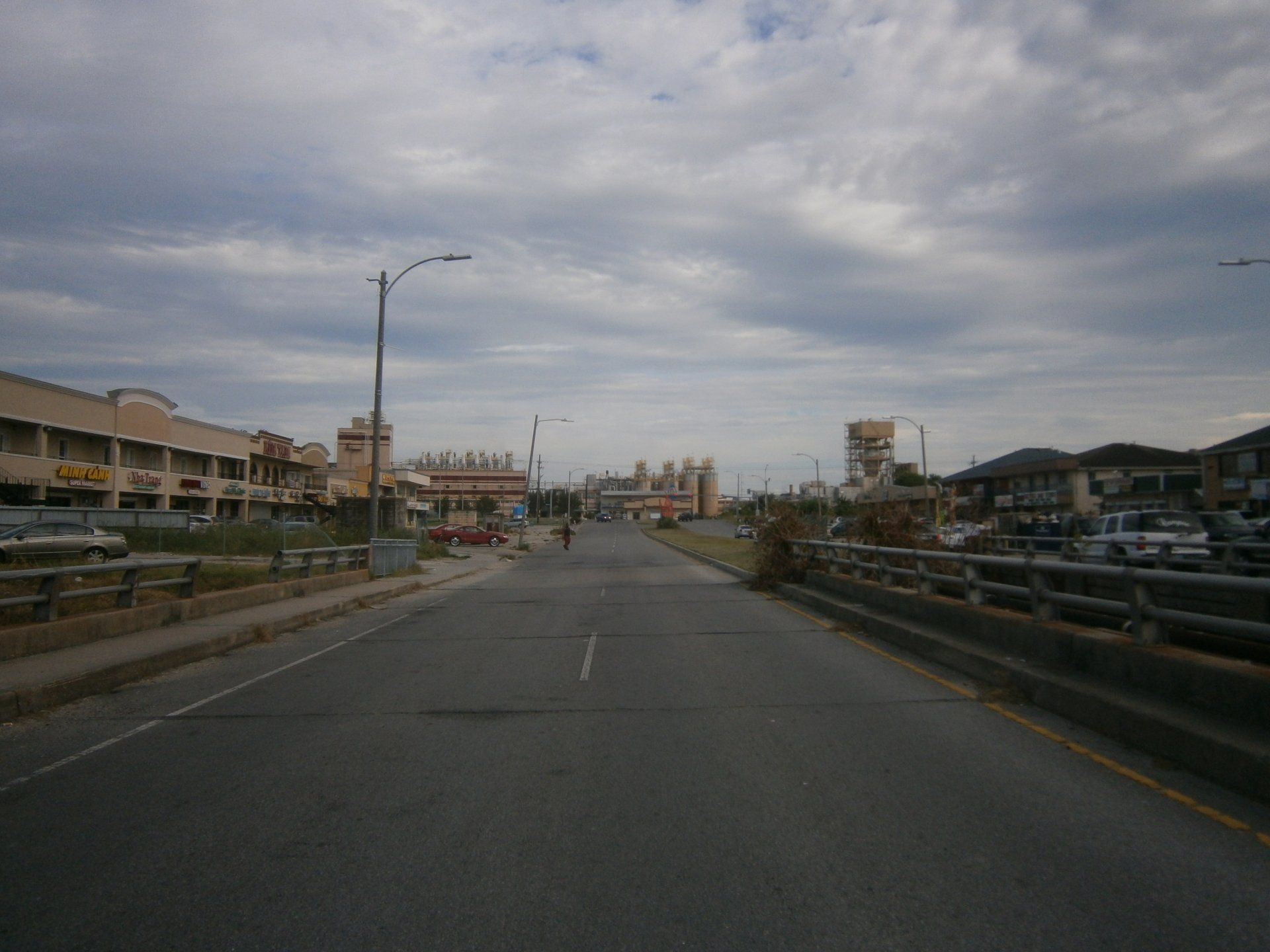 Village De L'Est, LA
